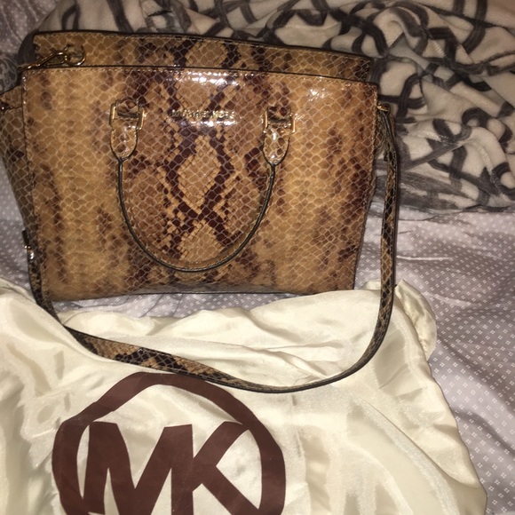 Michael Kors Handbags - Michael Kors Selma